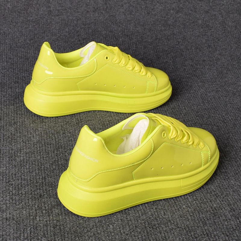 أحذية كاجوال بيضاء مطلية باللا - مراجعة Casual Sneakers Men وسعره